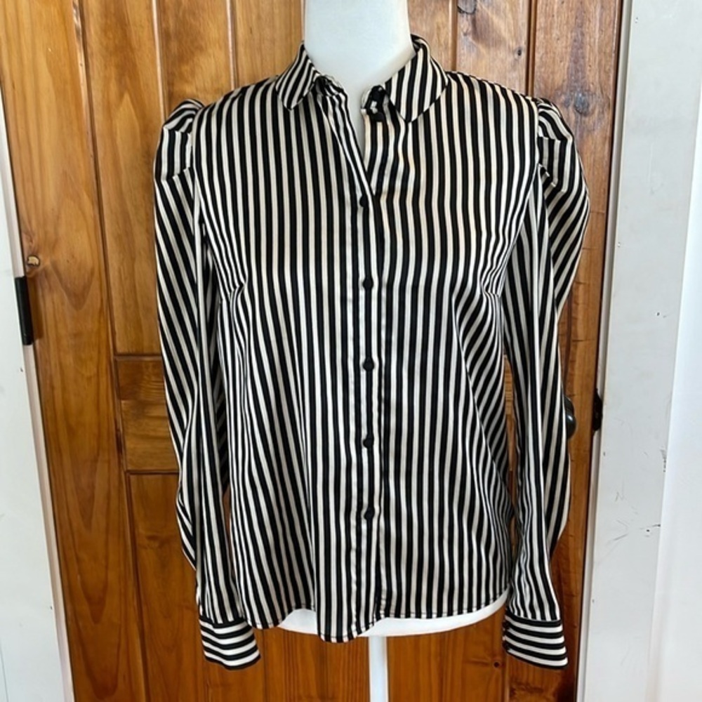 Vince Camuto Black Cream wStriped Button Down Top XS Satin puffy poet core